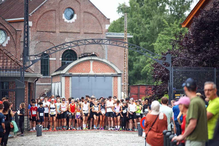 S'il débutera toujours du Bois du Cazier, le marathon de Charleroi se clôturera désormais devant le Grand Palais.