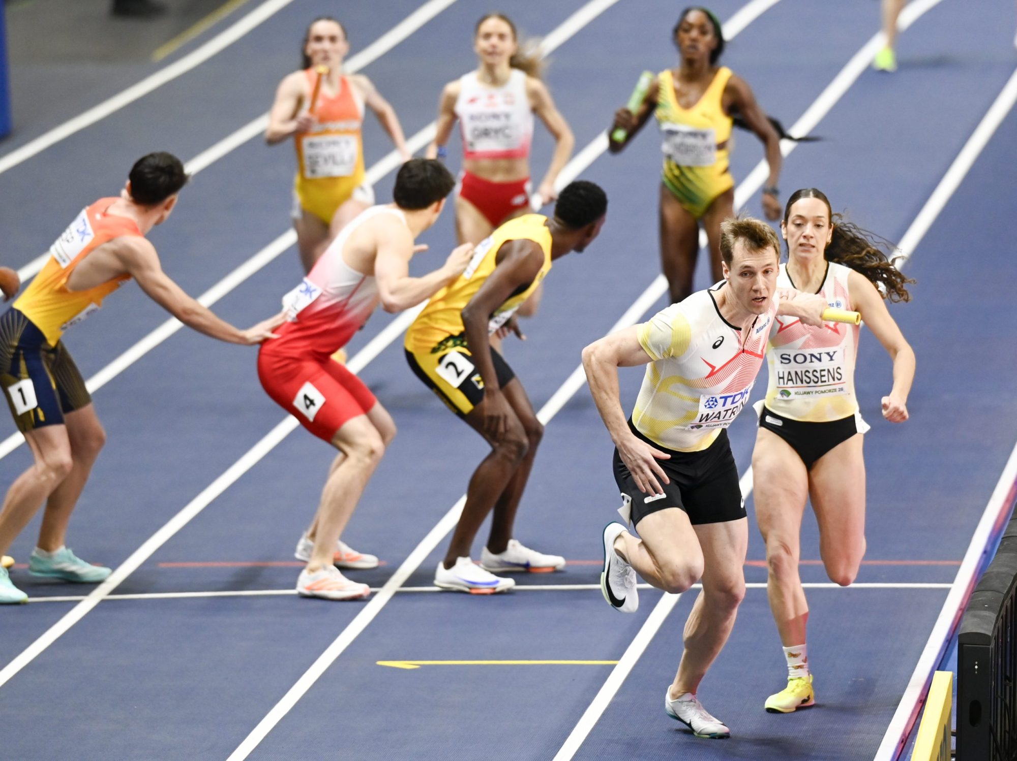 Médaille d'or pour les Belgian Waffles (©Adam Nurkiewocz/World Athletics)