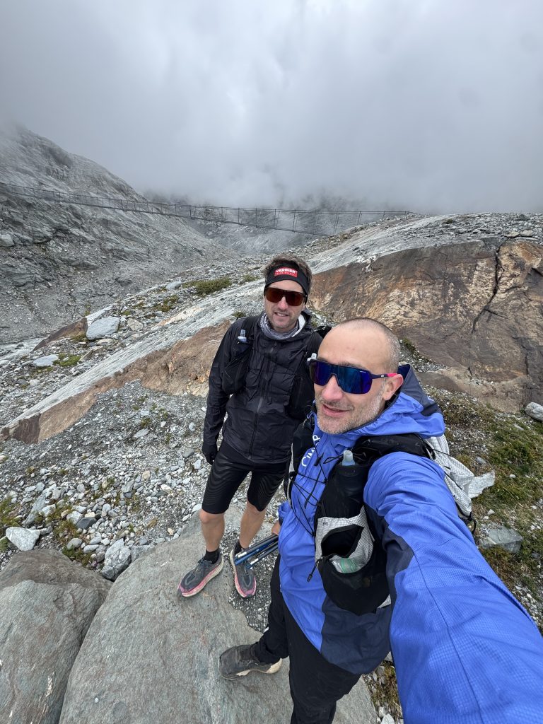 Un paysage minéral avant de rejoindre la Cabane de Panossière