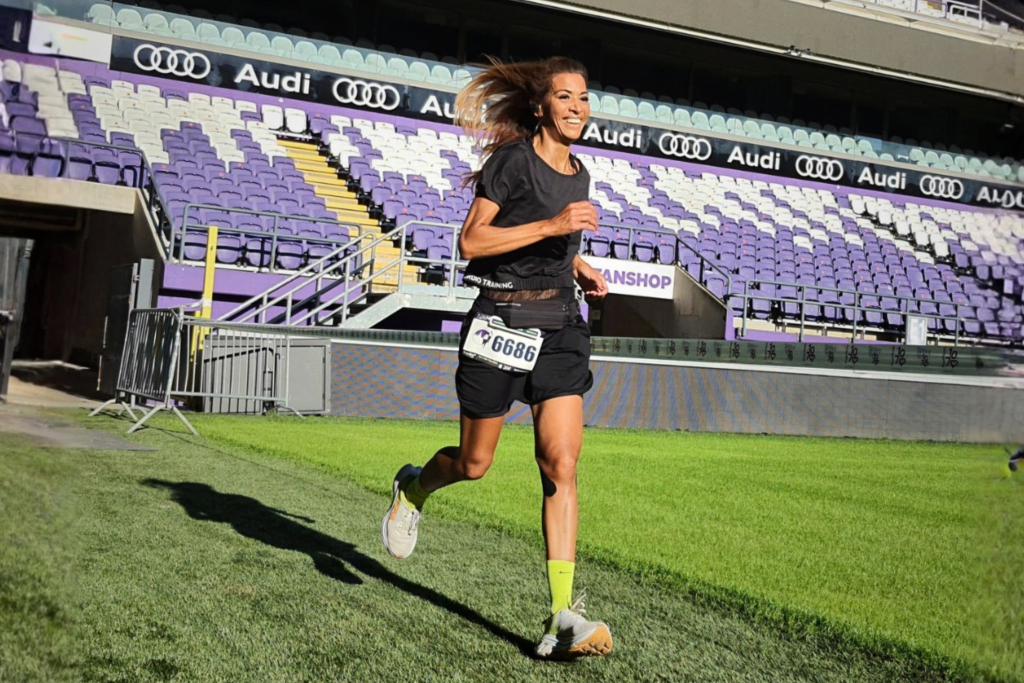 Pour la première fois depuis 2023, les 12 Km d'Anderlecht vont à nouveau traverser le Lotto Park le dimanche 21 juin.